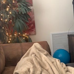 Meet your Posher, Toni